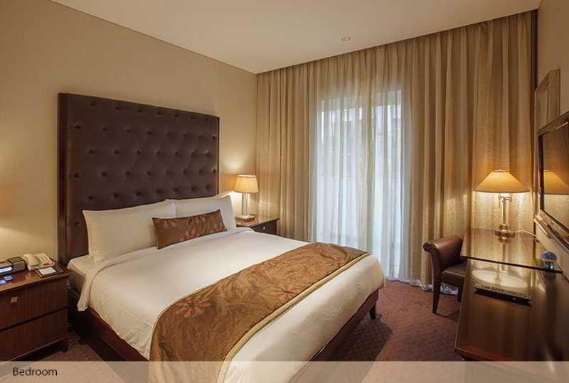Marriott Suites Пуна Экстерьер фото