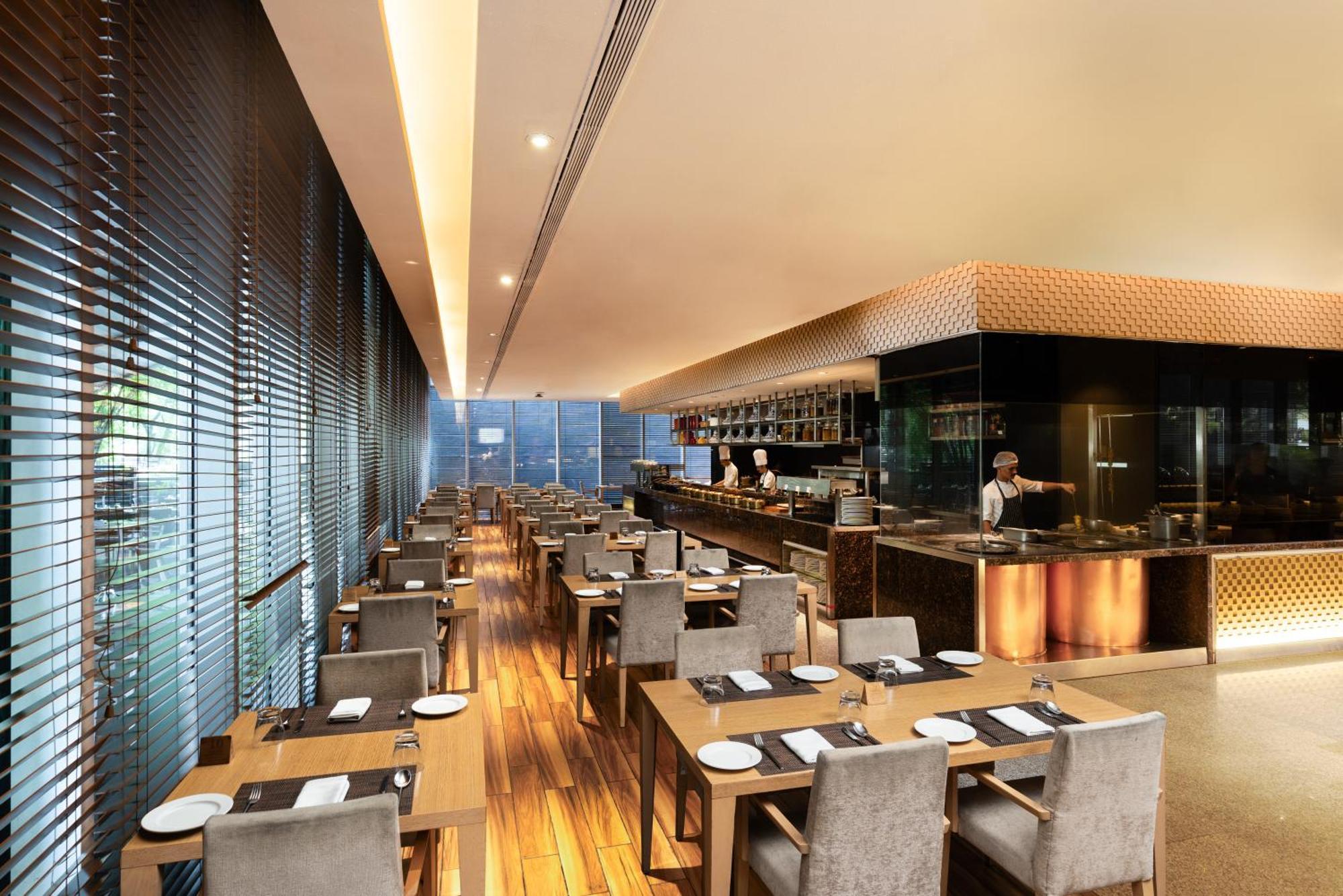 Marriott Suites Пуна Экстерьер фото